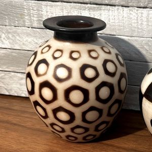 Sebastian Paz signed Peruvian Chulucanas Pottery Vase
